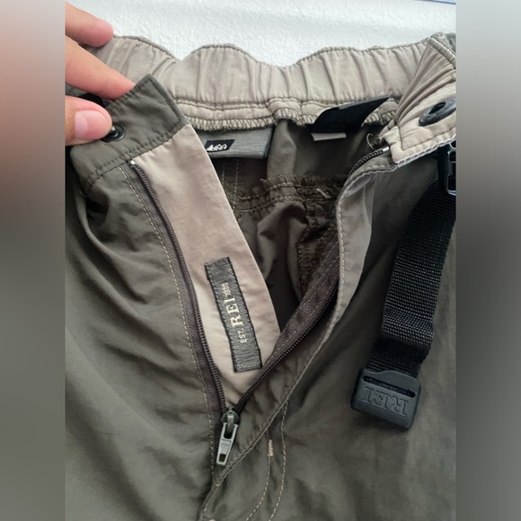 REI… Men's shorts… green tone 100% Nylon Size L - Picture 6 of 8